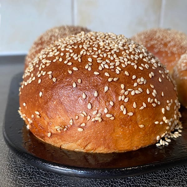 versgebakken brioche hamburgerbroodjes net uit de oven
